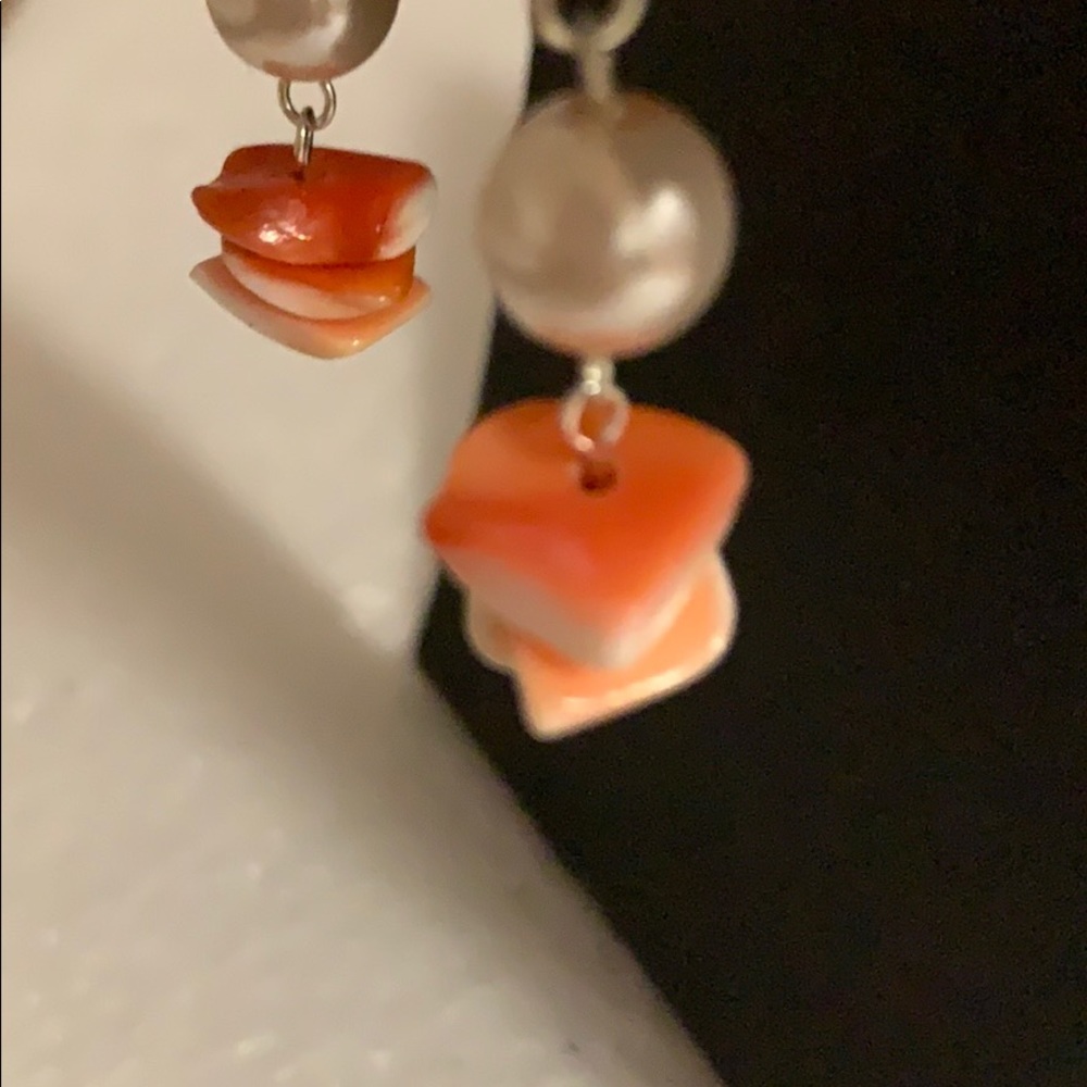 NWT Glass pearl & coral shell earring - Picture 3 of 3